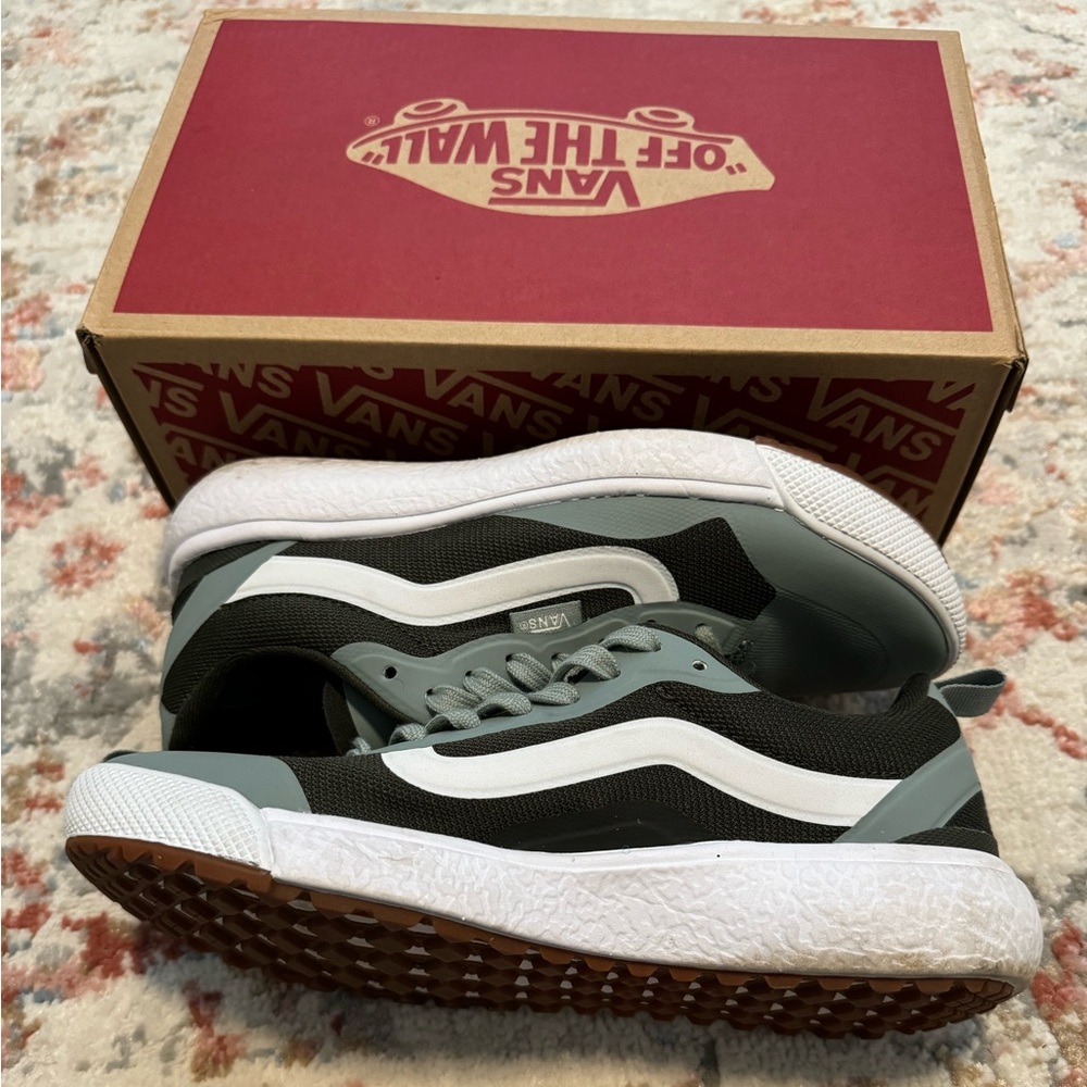Vans ultrarange size 6 women’s